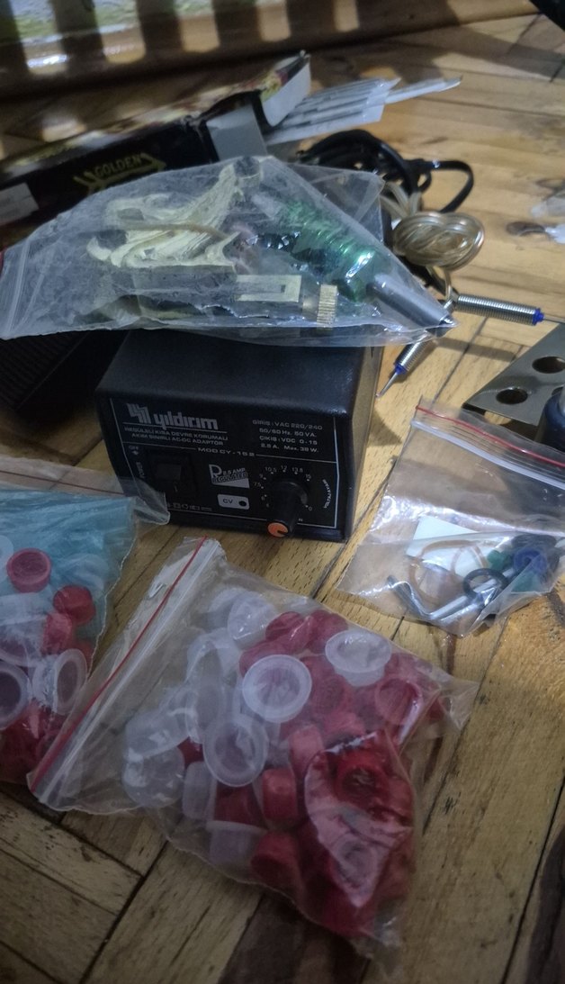 Tam set Dövme Makinesi ve tüm Aksesuarları - Görsel 2