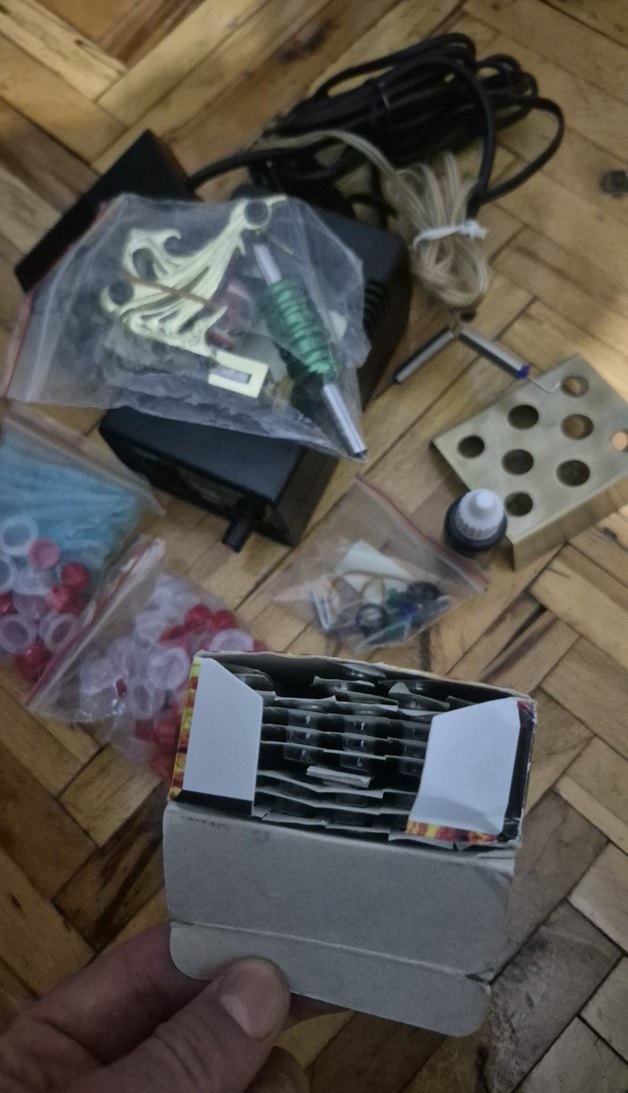 Tam set Dövme Makinesi ve tüm Aksesuarları - Görsel 3