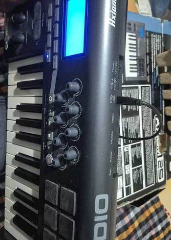 M-Audio Axiom 25 padli MIDI Klavye - Görsel 7