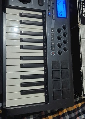 M-Audio Axiom 25 padli MIDI Klavye - Görsel 4