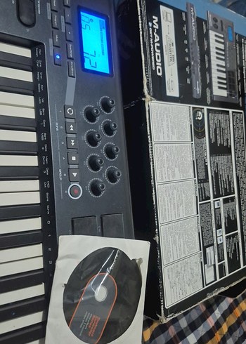 M-Audio Axiom 25 padli MIDI Klavye - Görsel 3