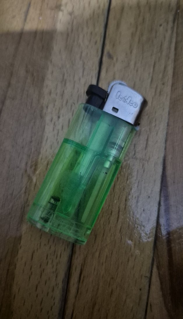 Şeffaf Yeşil Çakmak - Görsel 3