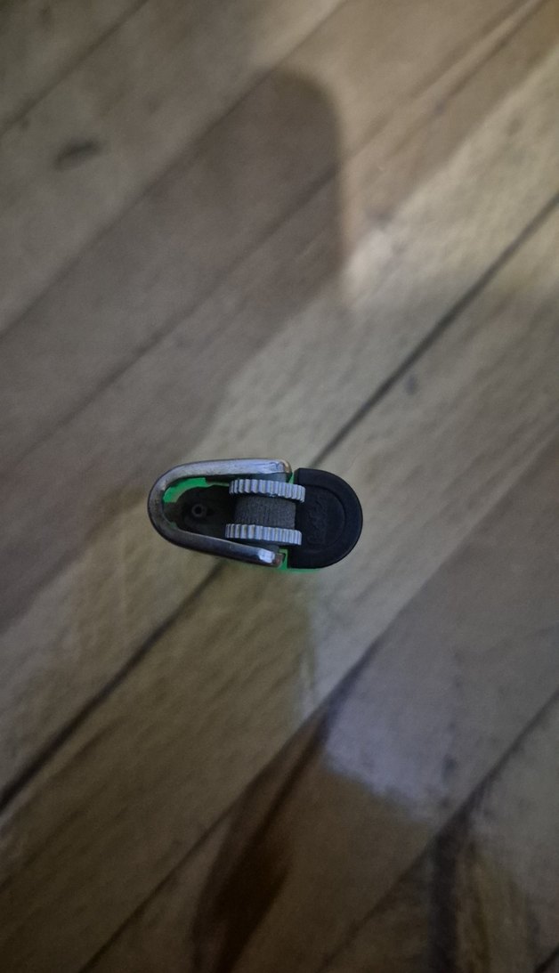 Şeffaf Yeşil Çakmak - Görsel 2