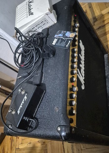 Marshall MG 100 DFX gitar Amfisi ve Pedalı - Görsel 2