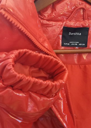 BERSHKA - kırmızı Latex Kısa Kışlık Kadın Mont - Görsel 8