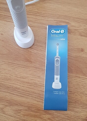  Beden ORAL B BRAUN ELEKTRİKLİ DİŞ FIRÇASI 