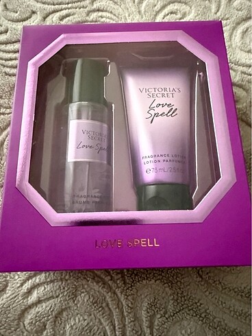 Victoria s Secret Victoria Secret set