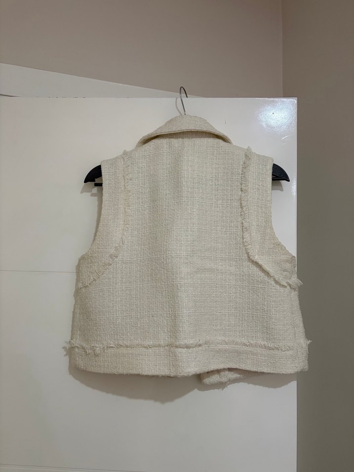 Düğmeli Beyaz Kısa Kadın Yelek - Görsel 3