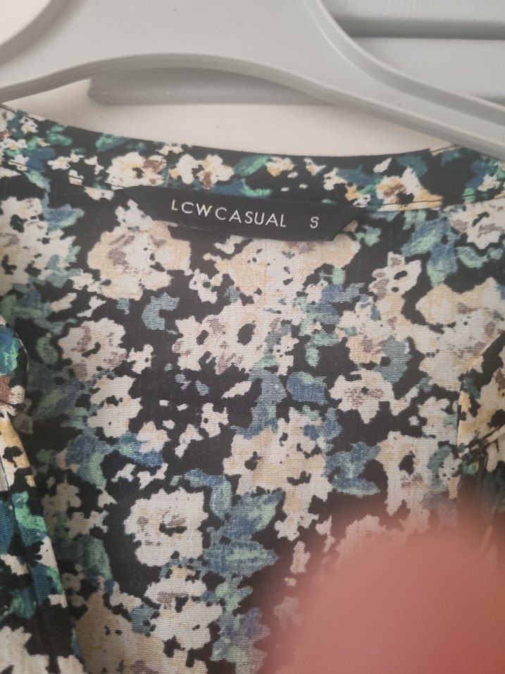 Çiçek Desenli V Yaka Uzun Kollu Midi Elbise - Görsel 4