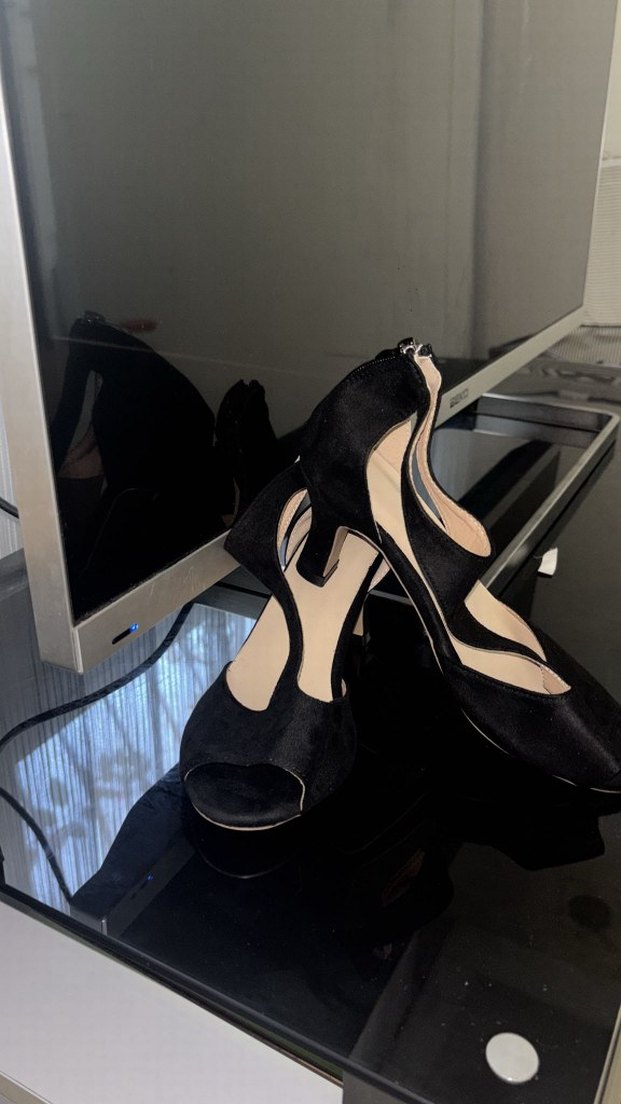 Siyah Süet Tokalı Yüksek Topuklu Kadın Ayakkabı - Görsel 2
