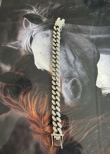 Parlak Zincir Detaylı Gri Bileklik - Görsel 2