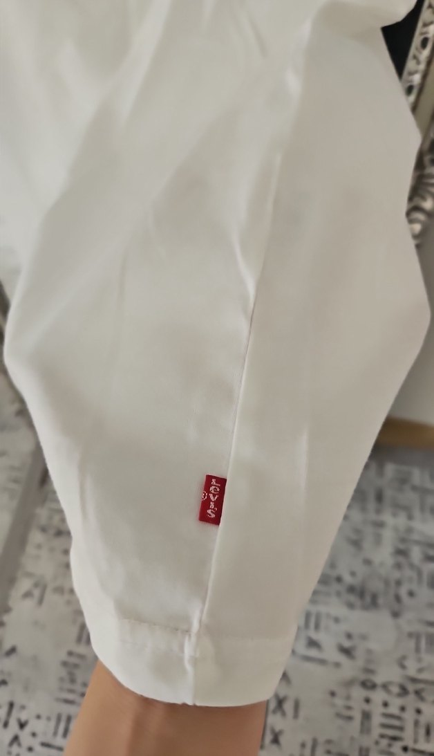 Levi's Kadin Beyaz Siyah Yakalı Tişört - Görsel 3