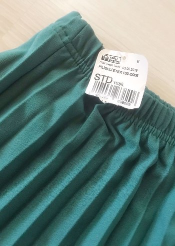 universal Beden Yeşil Pilili Etek