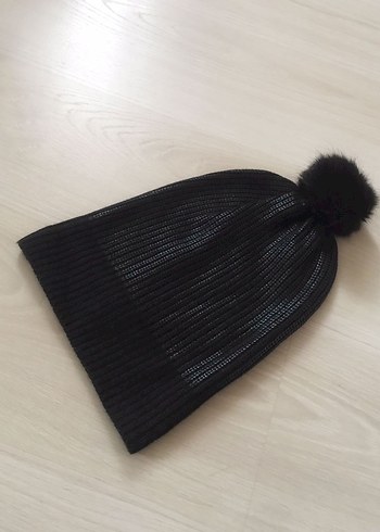 Siyah Ponponlu Parlak Bere - Görsel 7