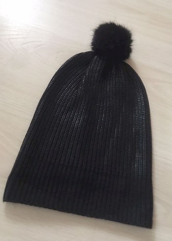 Siyah Ponponlu Parlak Bere - Görsel 6