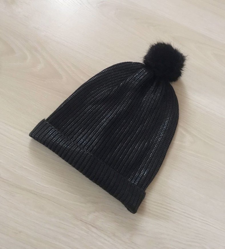 Siyah Ponponlu Parlak Bere - Görsel 4