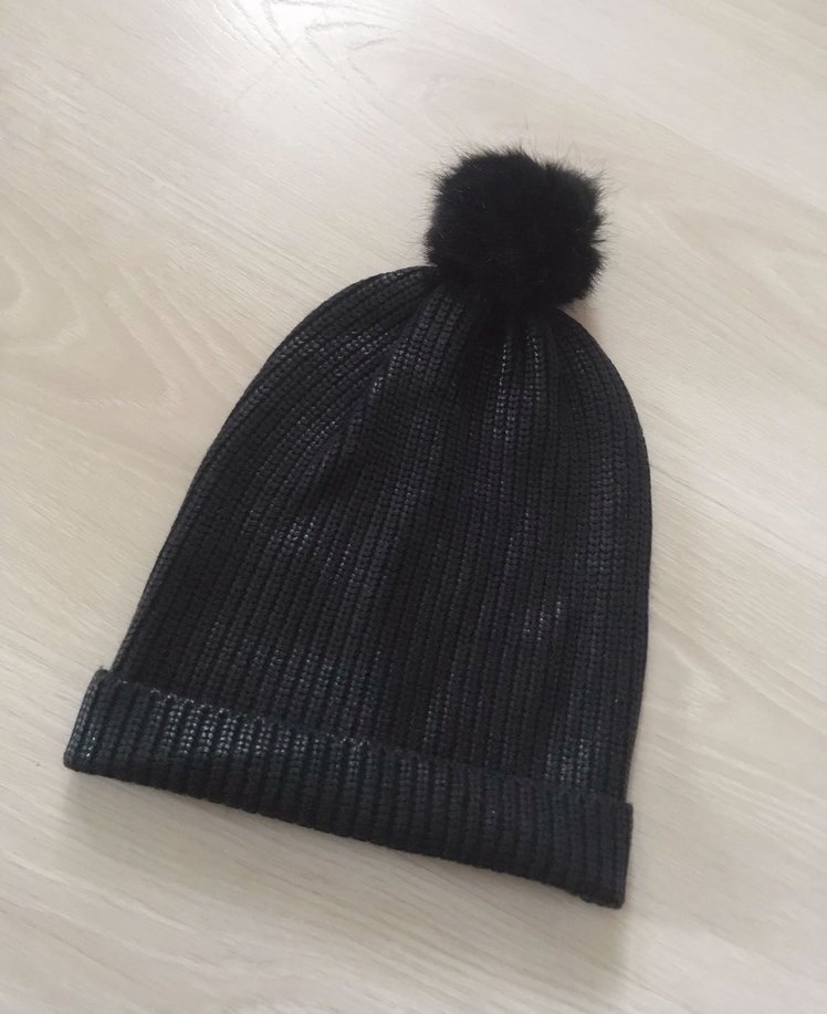 Siyah Ponponlu Parlak Bere - Görsel 2