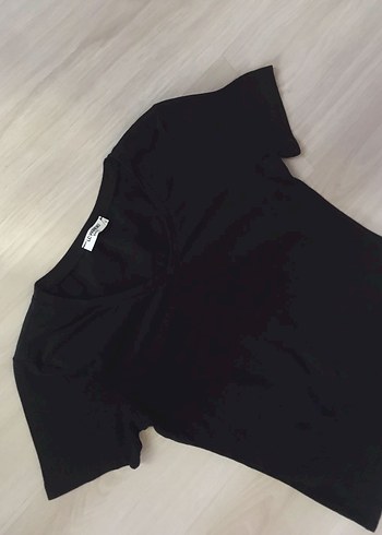 Siyah V Yakalı Kadın Tişört - Görsel 5