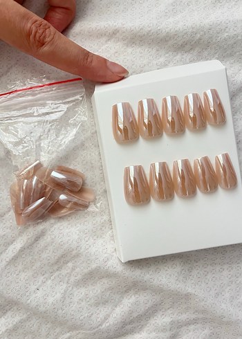Bej Parlak Takma Tırnak Seti - Görsel 2