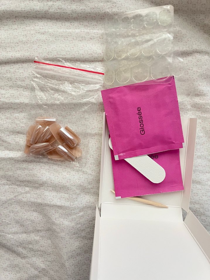 Bej Parlak Takma Tırnak Seti - Görsel 3