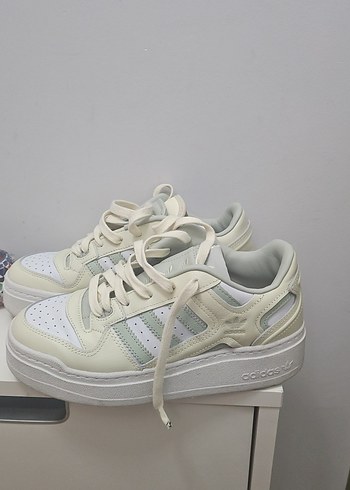 39 Beden beyaz Renk Adidas forum xlg krem sarı 39 bumara
