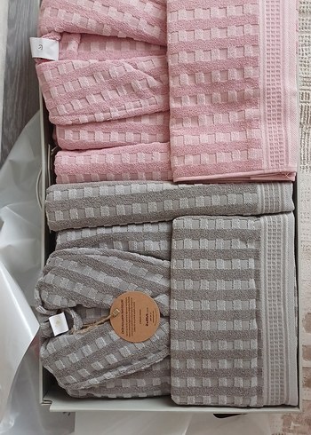 Gri ve Pembe Bohem Aile Bornoz Seti - Görsel 2