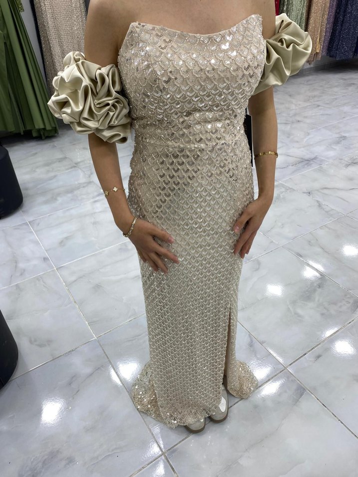 Işıltılı Straplez Beyaz Yılan Desenli Uzun Abiye - Görsel 3