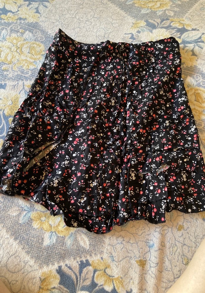 Çiçek Desenli Volanlı Mini Etek - Görsel 2