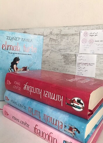 Ay çöreği, Elmalı turta, kırmızı kurabiye 