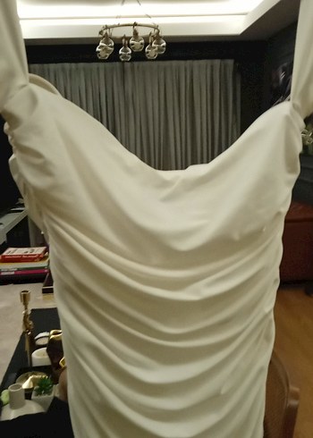 Beyaz Drapeli Midi Elbise