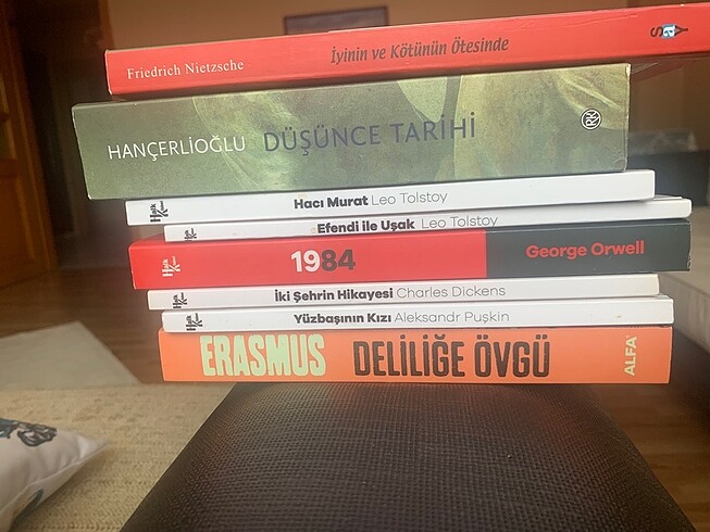 Okunması gereken klasikler ve felsefe kitapları