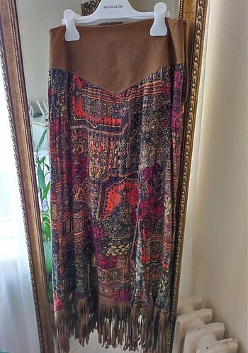 Nina Ricci Niccy püsküllü süet takım