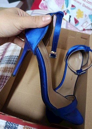 Zara Mavi Parlak Bantlı Topuklu Kadın Ayakkabı