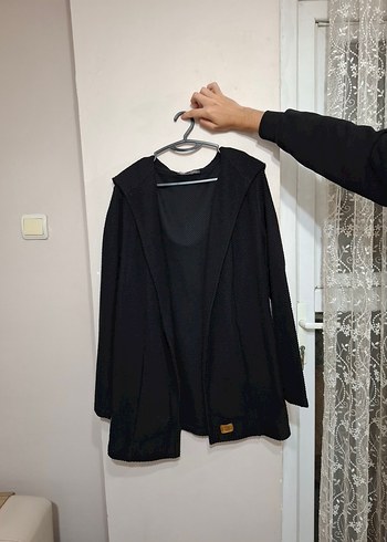 Koton Siyah Kapusonlu Rahat Hirka