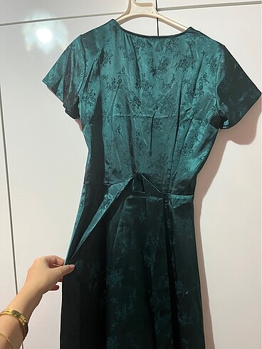 xs Beden yeşil Renk H&M Saten kısa elbise
