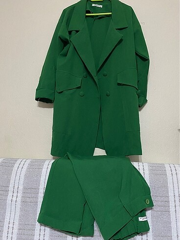 Havuç pantolonlu takım - Görsel 7