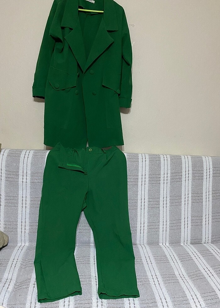 Havuç pantolonlu takım - Görsel 3