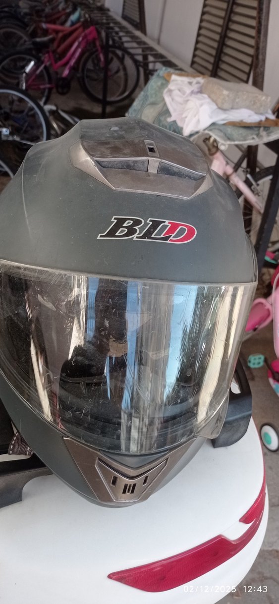 Gri Metal Kaplamalı Kask, Tokalı - Görsel 3