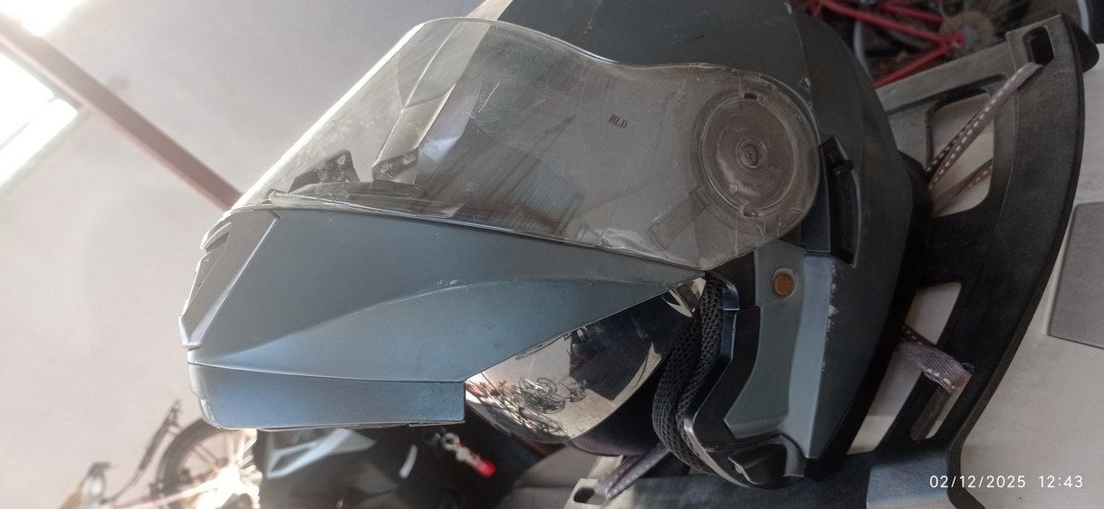 Gri Metal Kaplamalı Kask, Tokalı - Görsel 4