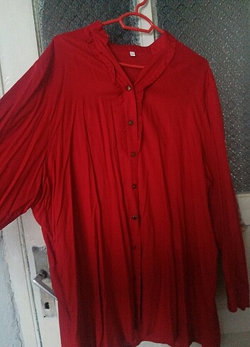 52 Beden kırmızı Renk Kırmızı 52 beden gömlek/bluz