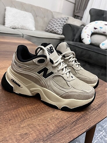 New Balance 990v4 Spor Ayakkabı