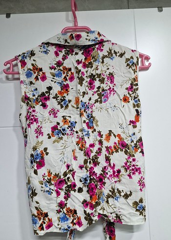 Çiçek Desenli Kolsuz Gömlek - Görsel 4