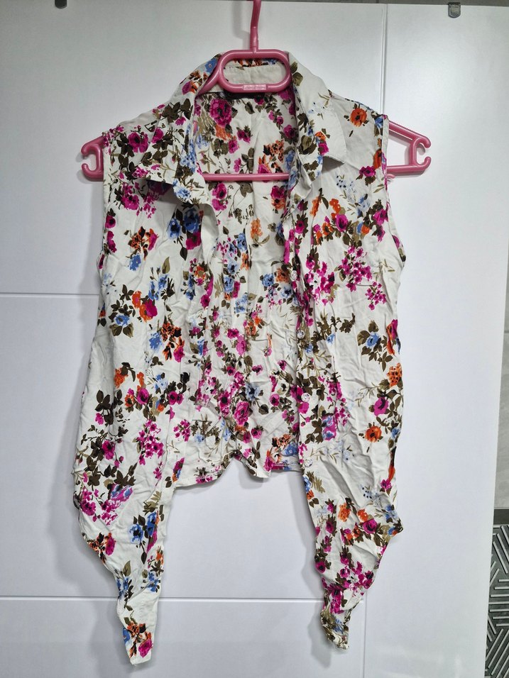 Çiçek Desenli Kolsuz Gömlek - Görsel 5