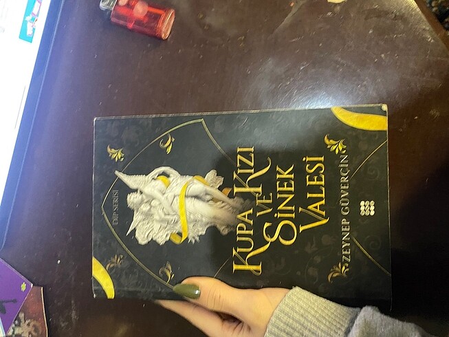 Kupa kızı ve sinek valesi