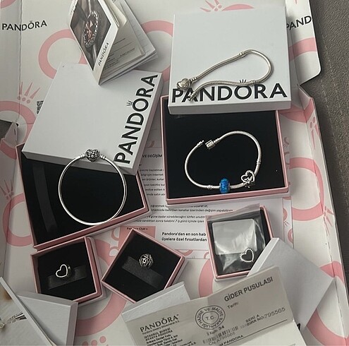 Pandora bileklik ve charmlar