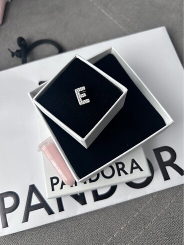 Pandora e harf charm