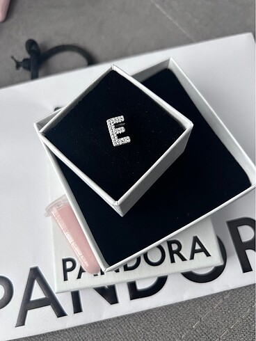 Pandora Pandora e harf charm