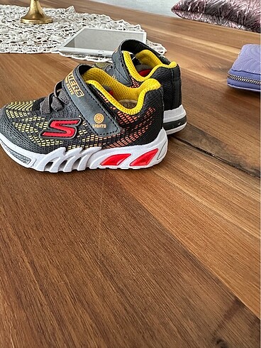22 numara skechers spor ayakkabı