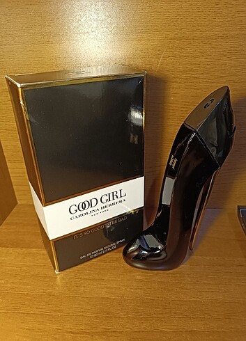 Beden CAROLINA HERRERA PARFUM 80ml
