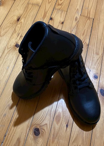 Erkek Siyah Bağcıklı Goth Bot - Görsel 2